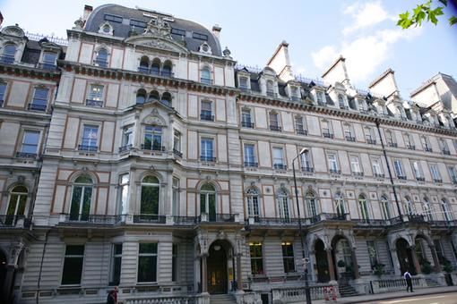 Trường đại học Kinh doanh và tai chinh LSBF, Anh quốc